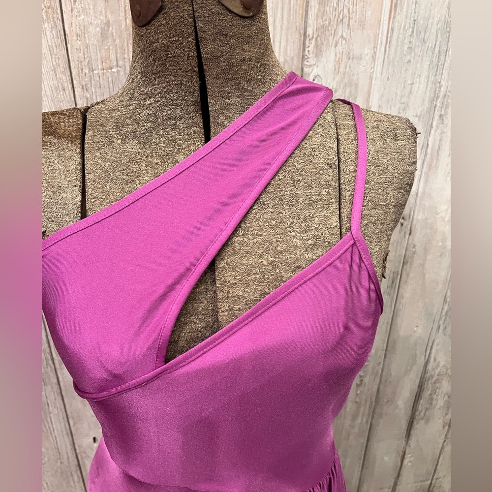 Elegant Pink Asymmetrical Dress - Picture 6 of 9